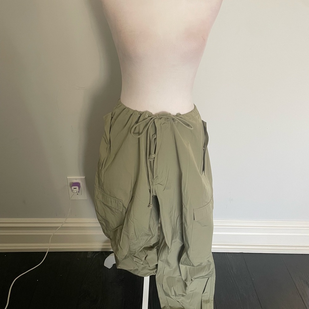 Local European parachute pants